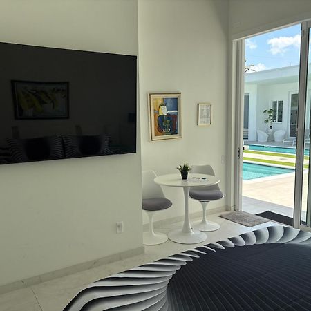 Men Only Clothing Option Guesthouse Near Wilton Manors Fort Lauderdale Exterior photo