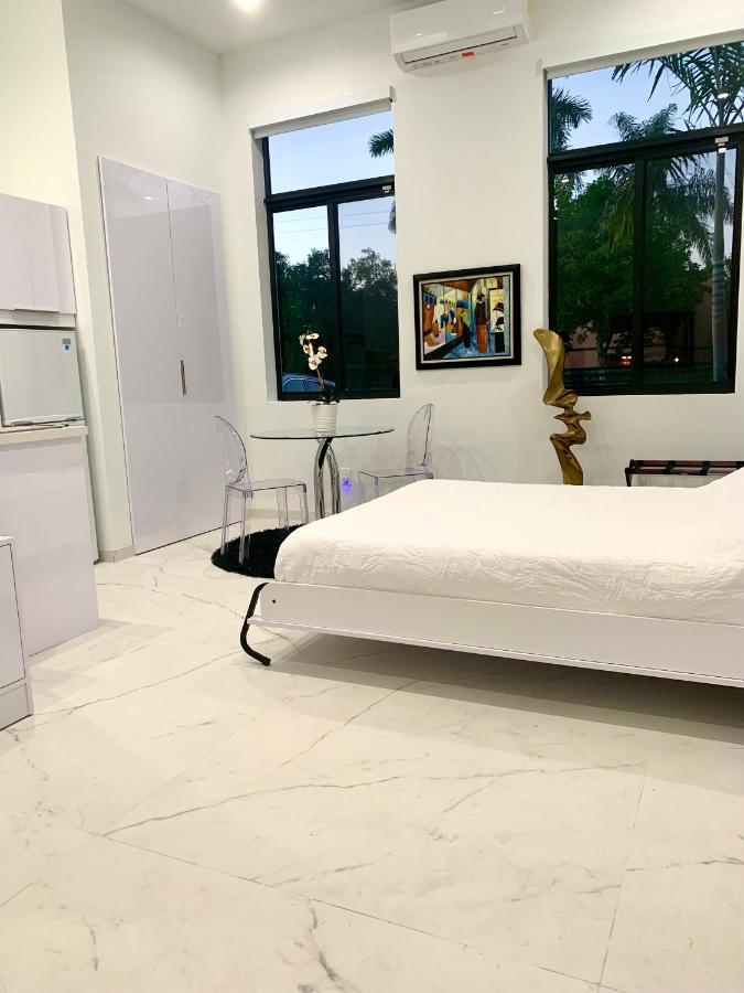 Men Only Clothing Option Guesthouse Near Wilton Manors Fort Lauderdale Exterior photo
