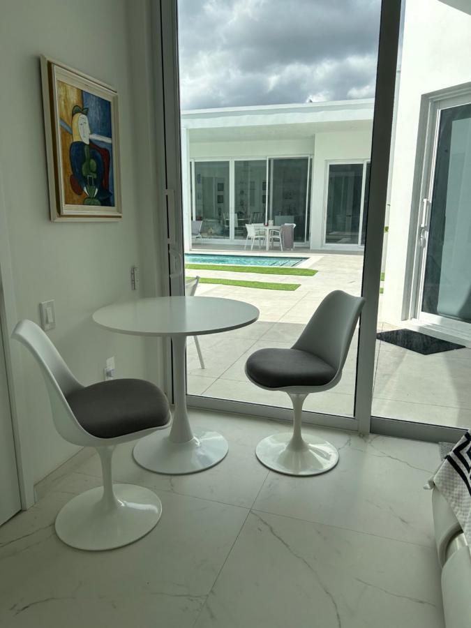 Men Only Clothing Option Guesthouse Near Wilton Manors Fort Lauderdale Exterior photo