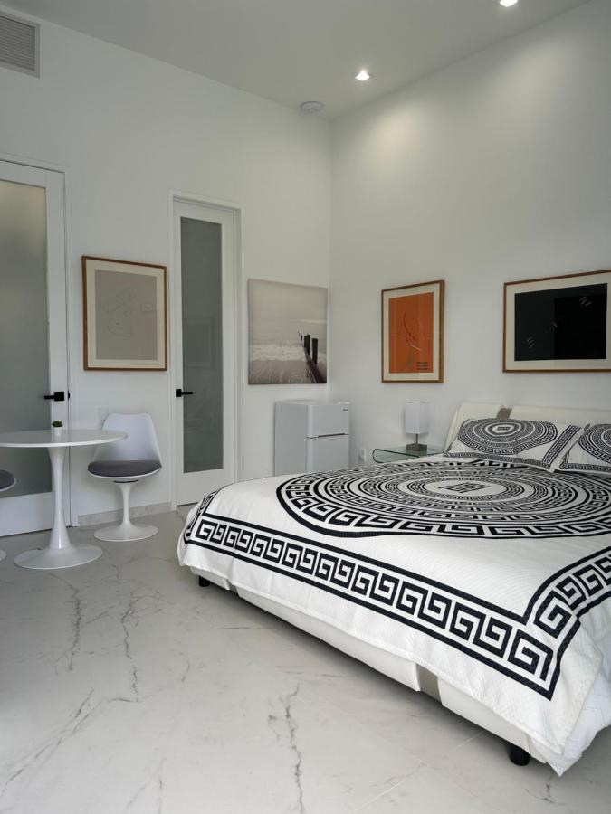 Men Only Clothing Option Guesthouse Near Wilton Manors Fort Lauderdale Exterior photo