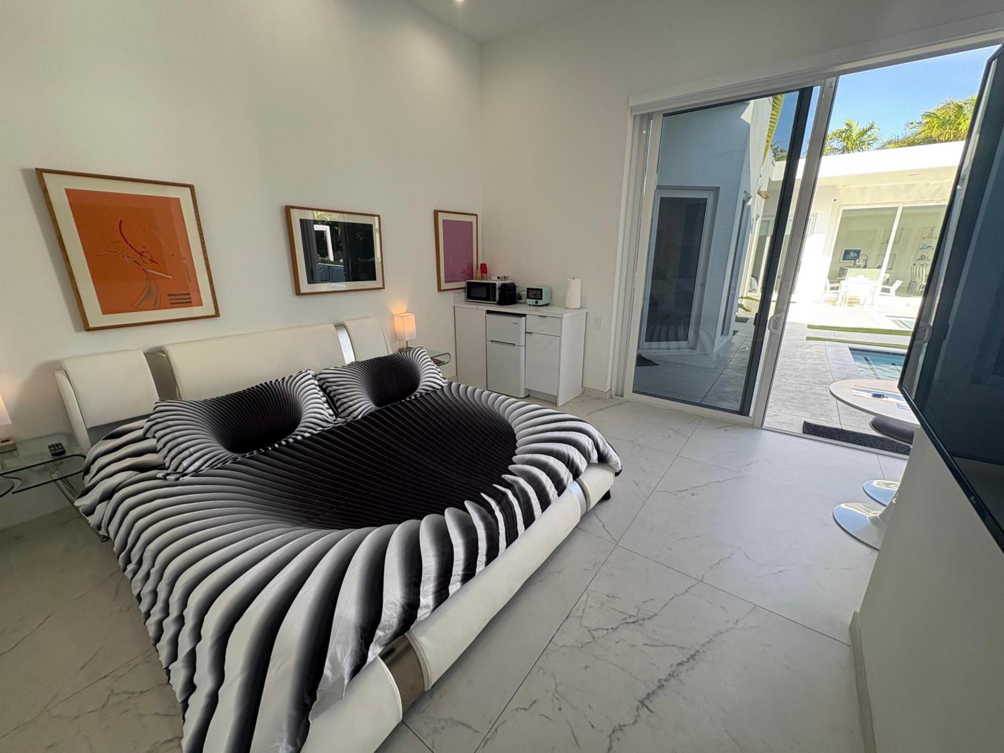 Men Only Clothing Option Guesthouse Near Wilton Manors Fort Lauderdale Exterior photo